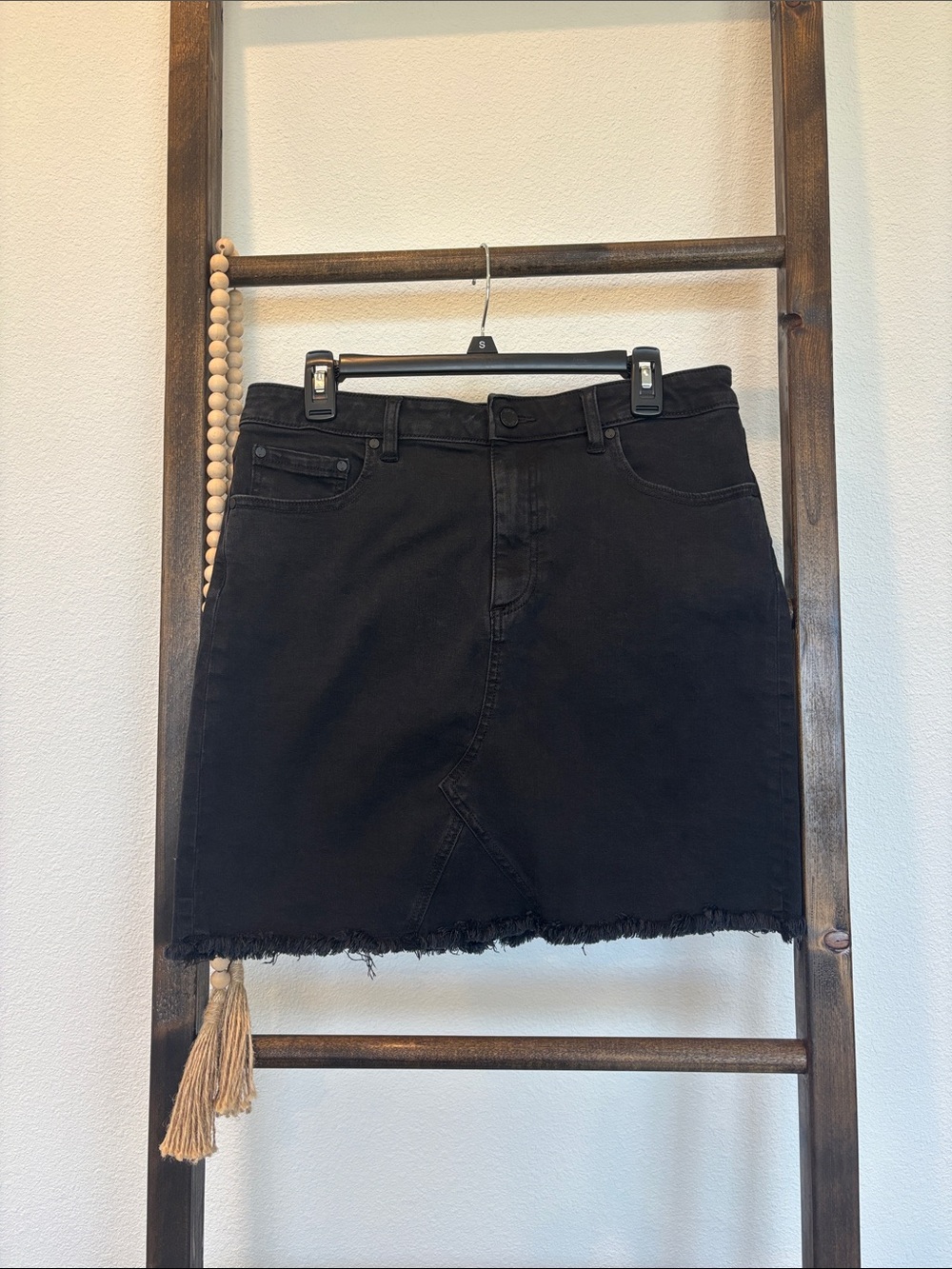 Vince Camuto Black Frayed Hem Denim Mini Skirt